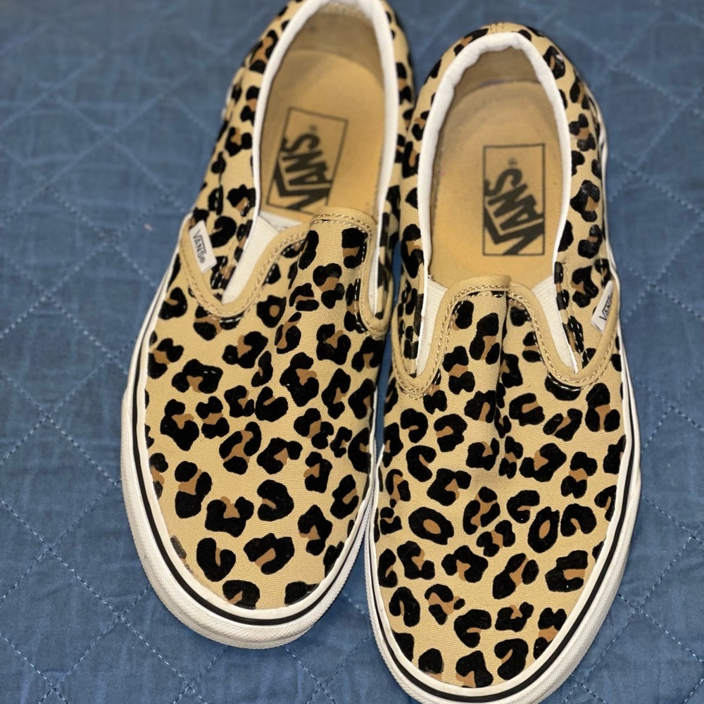 Leopard Vans